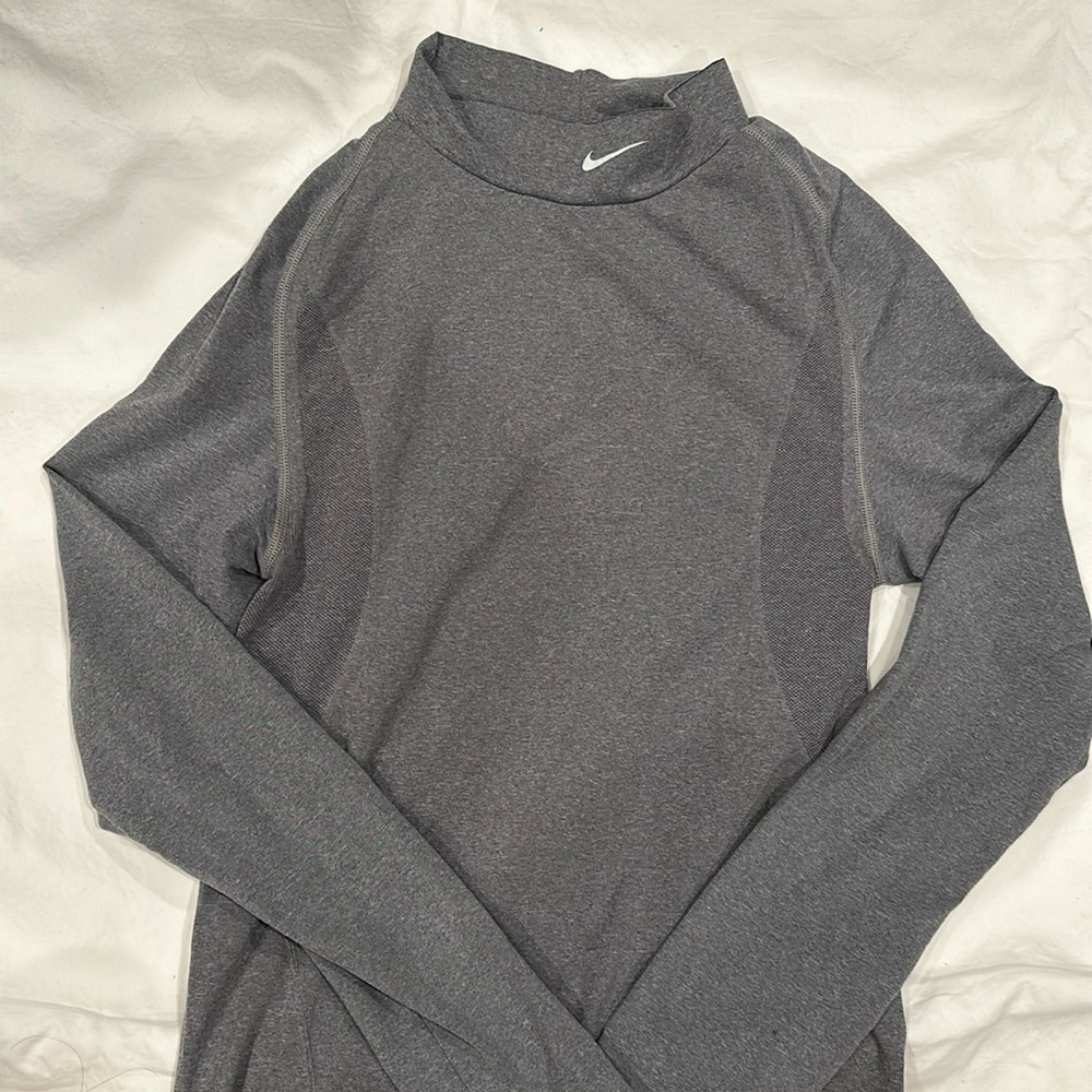 Gray Nike pro turtleneck, dry fit size kids large